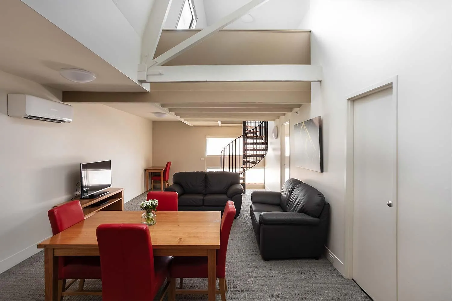 The Old Woolstore Apartment Hotel Hobart 4*,